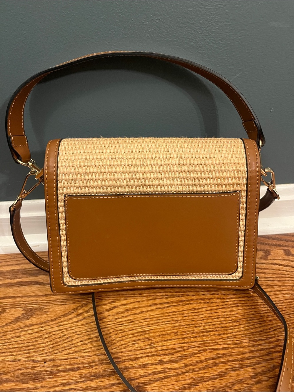 Roberta Rossi Leather Crossbody Handbag - Picture 3 of 9